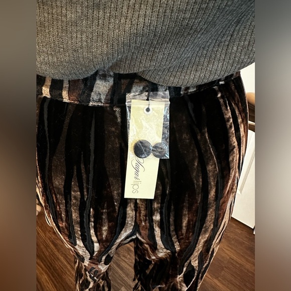 NWT-Retro Brown Tiger Stripe Print Velvet Buttoned High Waist Balloon Pants - Picture 8 of 8